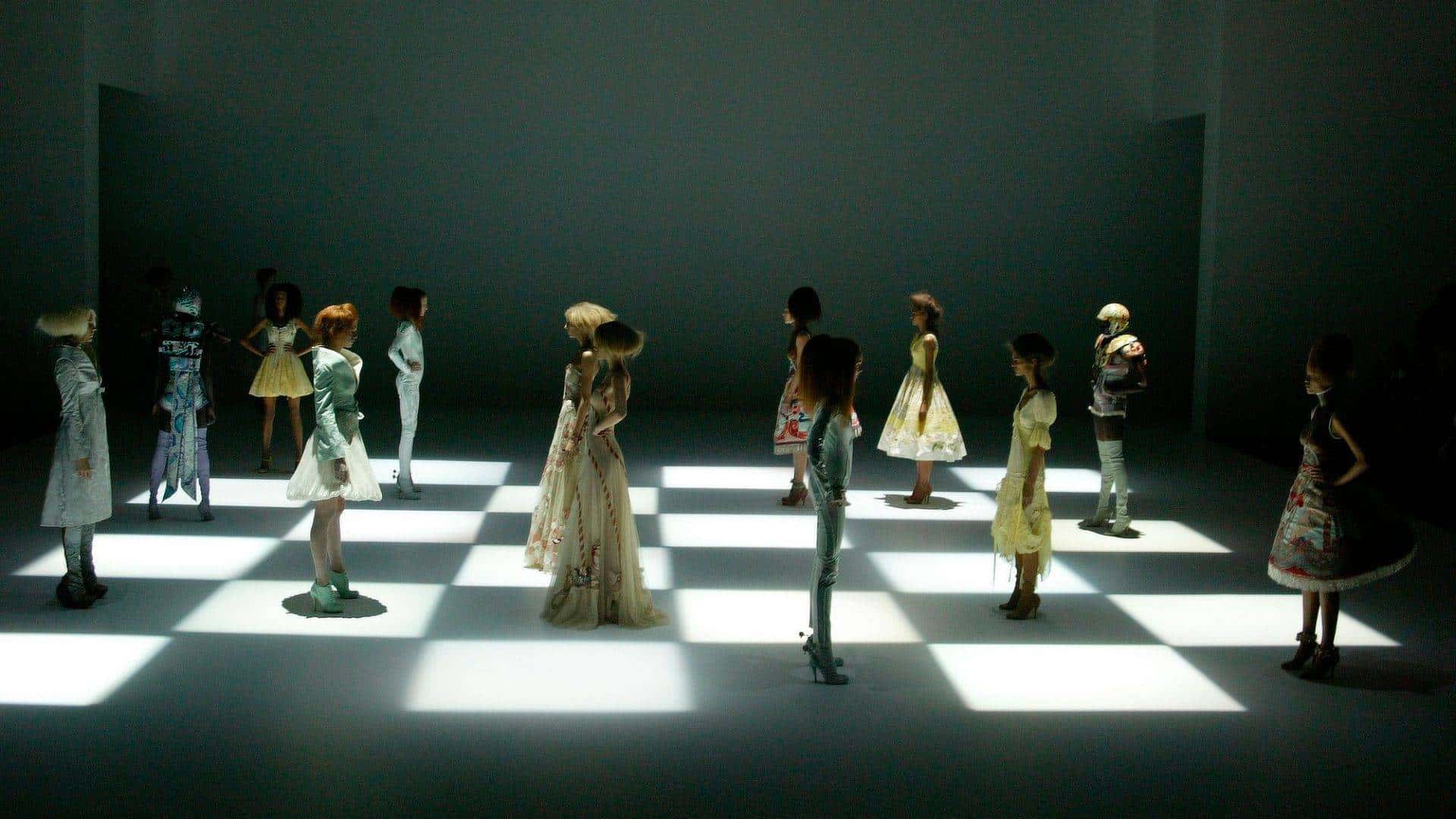 Alexander McQueen – fashion hooligan, savage beauty Alexander McQueen - fashion hooligan, savage beauty
