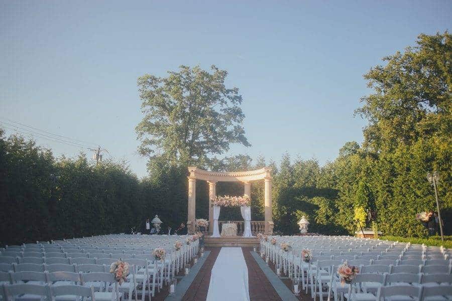 Peach and Pink for an Outdoor Wedding