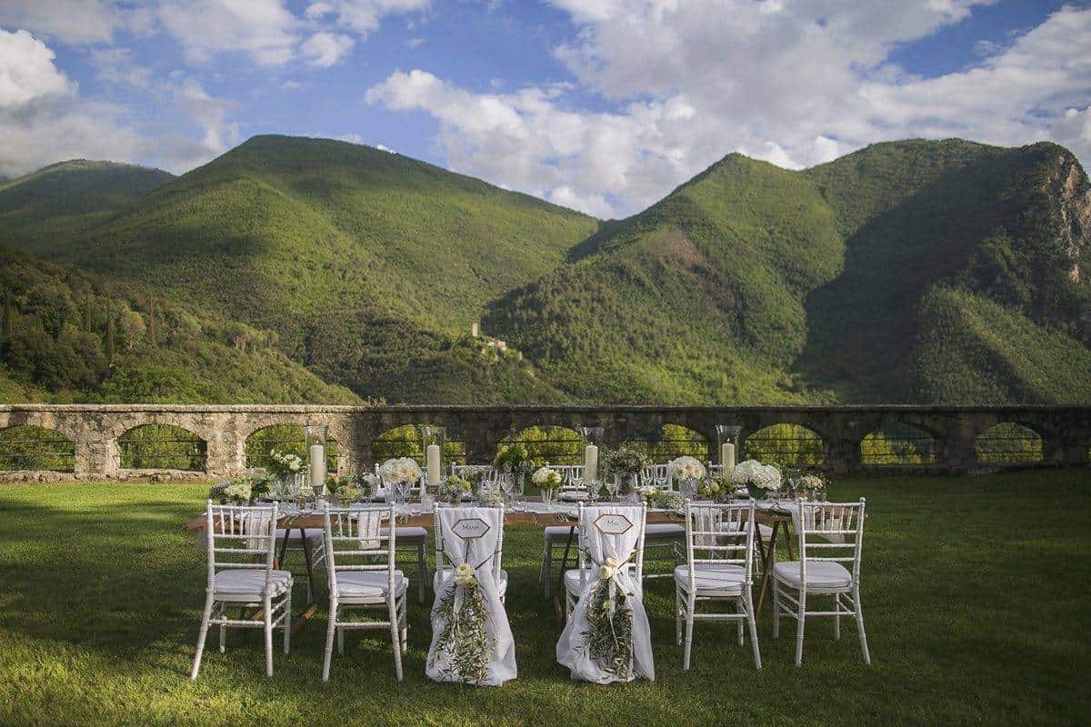 Greenery Chic in Stunning Umbria