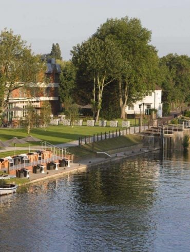 Review: The Runnymede on Thames