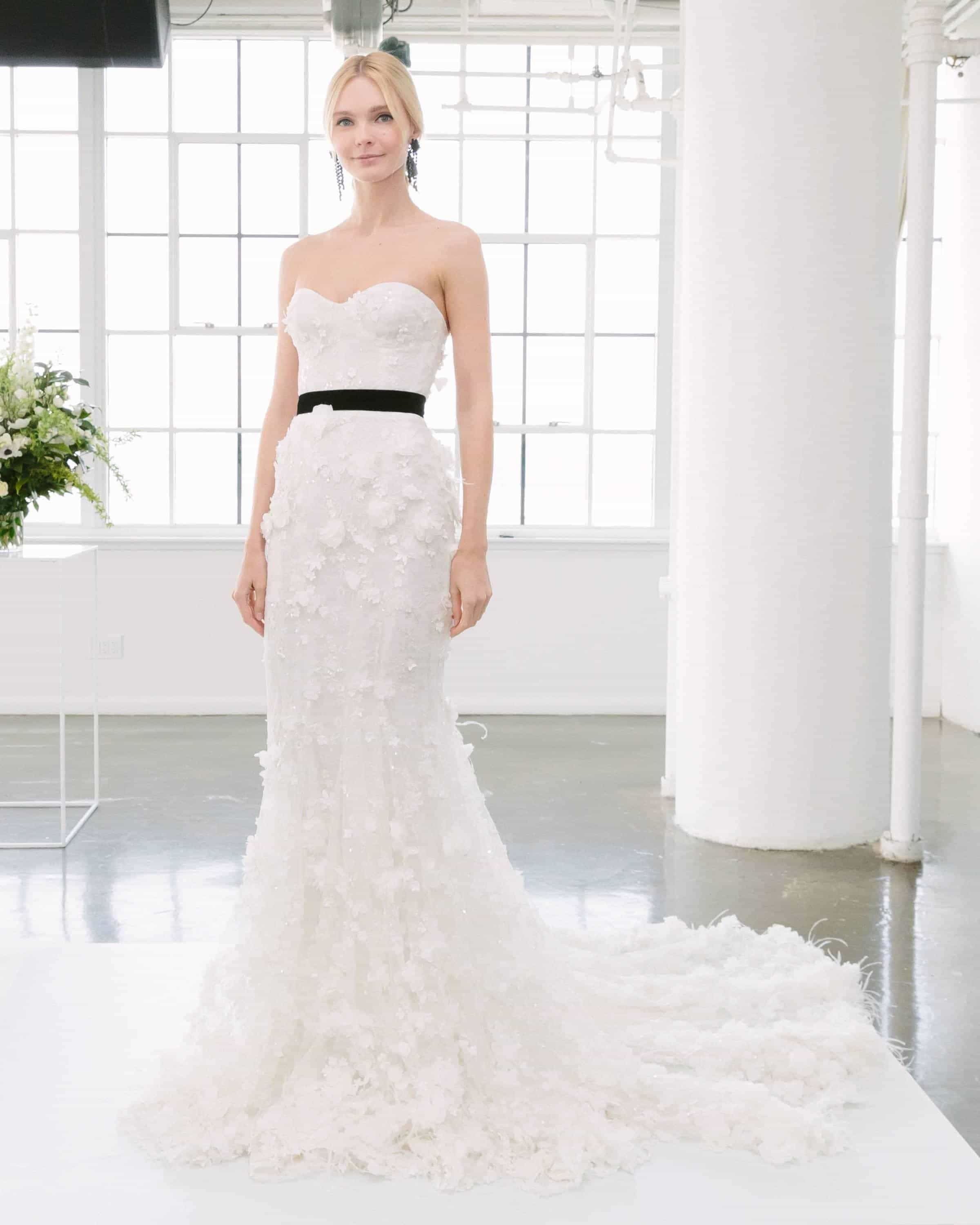 2018 Wedding Dress Trends - 3D florals 2018 Wedding Dress Trends