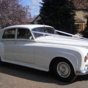 Rolls Royce – The Only Way To Arrive