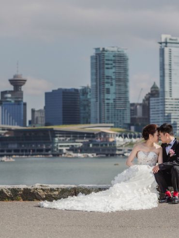 A Splash of Red in Vancouver – a real wedding