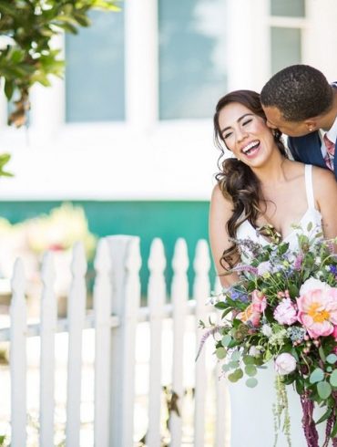 Real wedding: Wild flowers in the garden