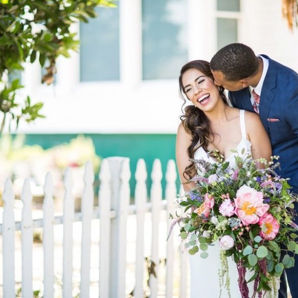 Real wedding: Wild flowers in the garden