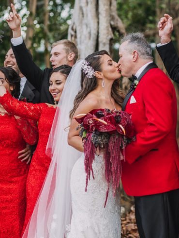 Real wedding: Blue seas and Christmas trees