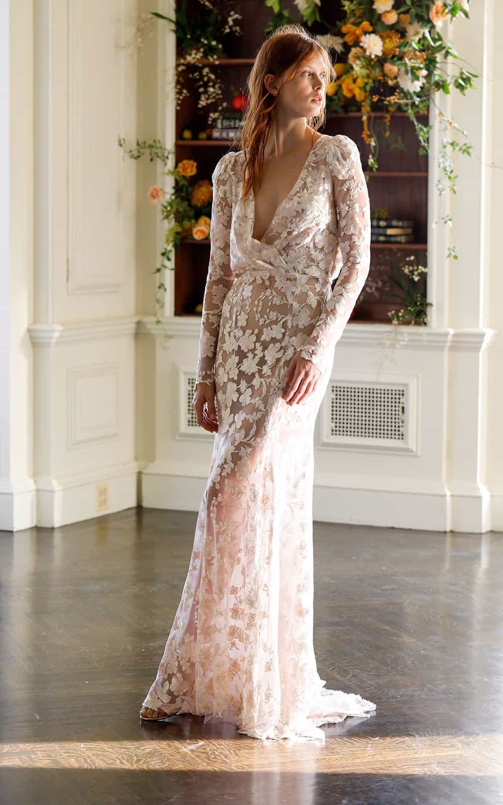 16 4f742cd7 f2af 4ea0 844c fbcb28c640f9 Wedding dress collection: Monique Lhuillier Fall 2019