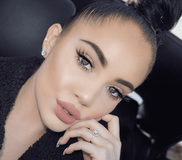 How to Safely Store Your False Eyelashes After Your Big Day
