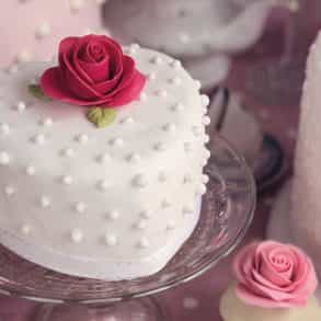 Luxury wedding cakes – Valentine’s style