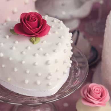 Luxury wedding cakes – Valentine’s style