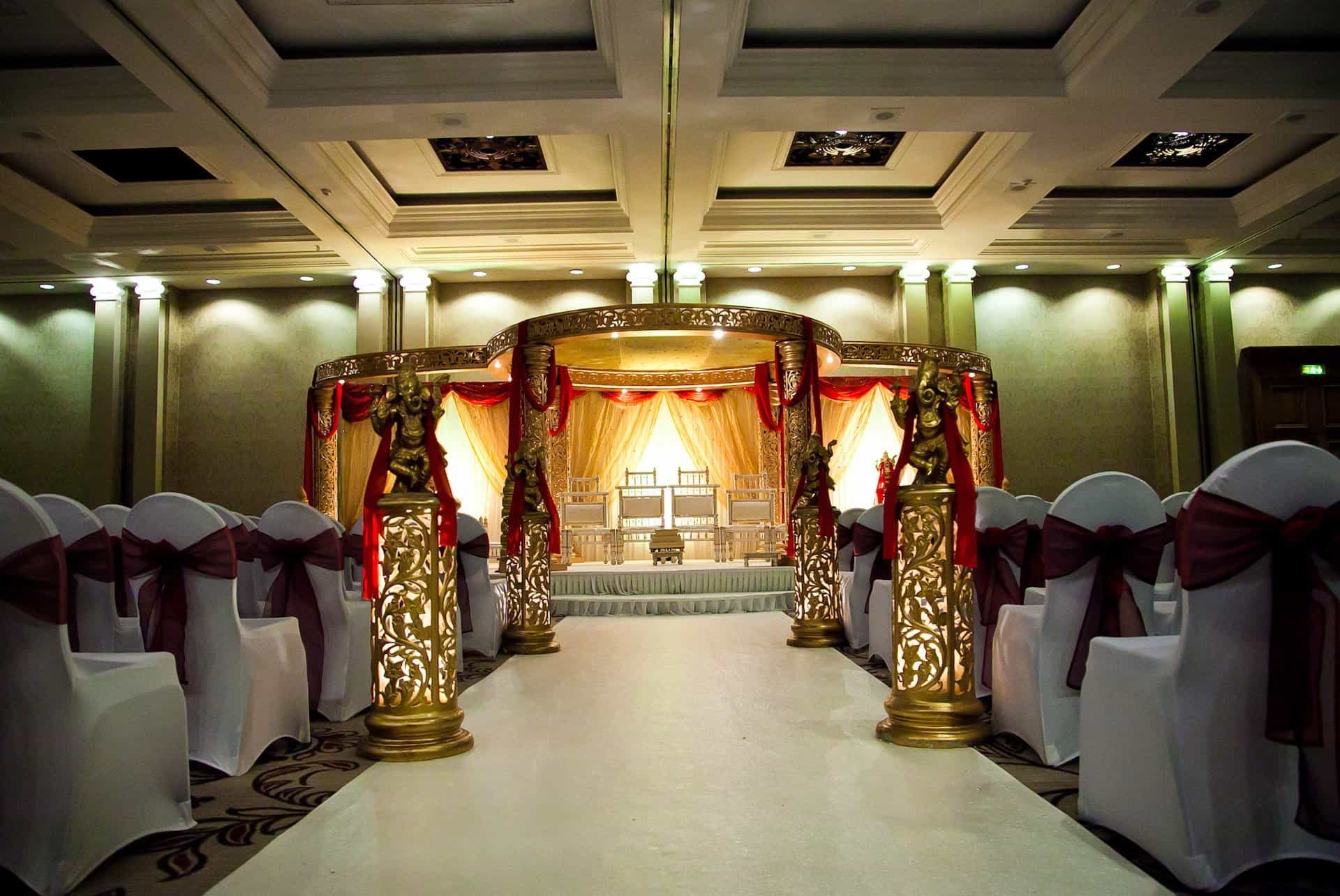 Real Wedding: Vivid and Vibrant at The Grand, Brighton