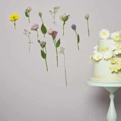 Five ways to do floral wedding cakes