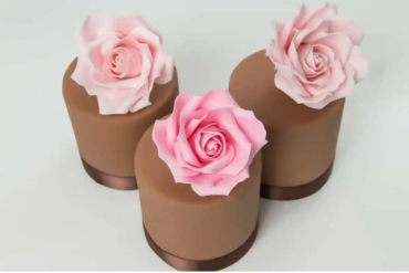 Luxury Wedding Cake Trends for 2021