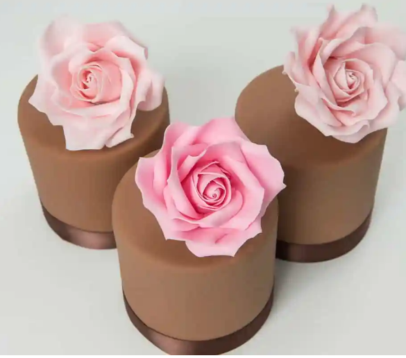 Luxury Wedding Cake Trends for 2021