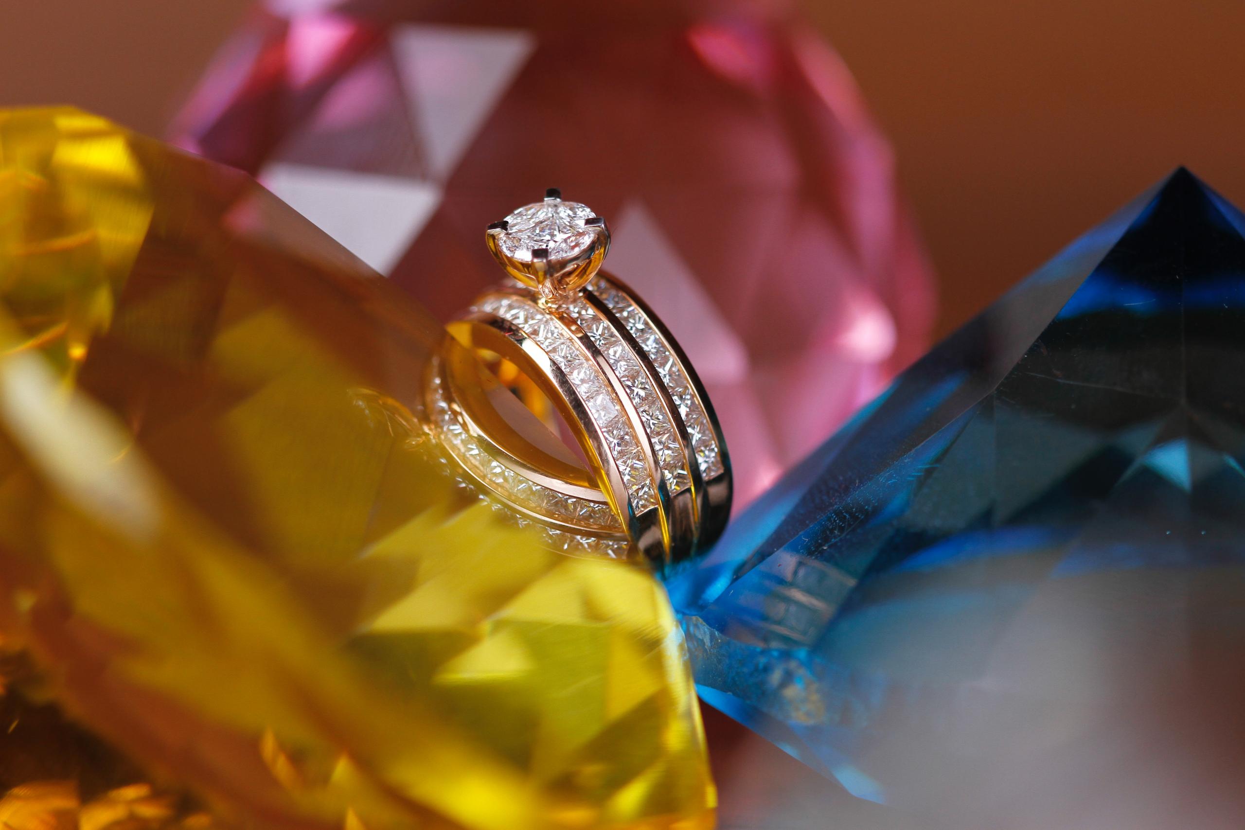Wedding Anniversaries: Your Year-by-Year Wedding Anniversary Gift Guide