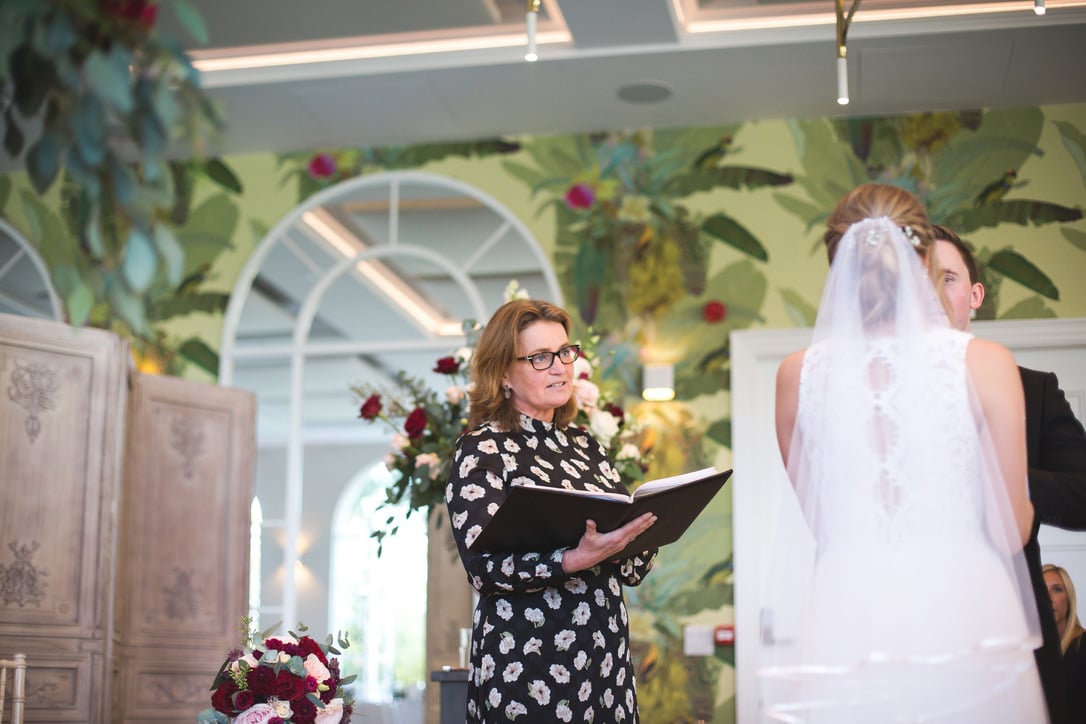How a wedding celebrant can give you a 5 Star wedding