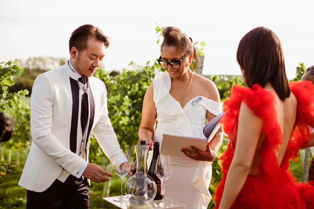 Why Hire A Wedding Celebrant?