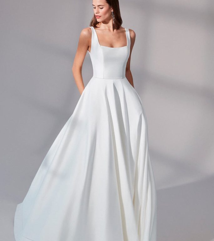 When is the best time to order your wedding dress?