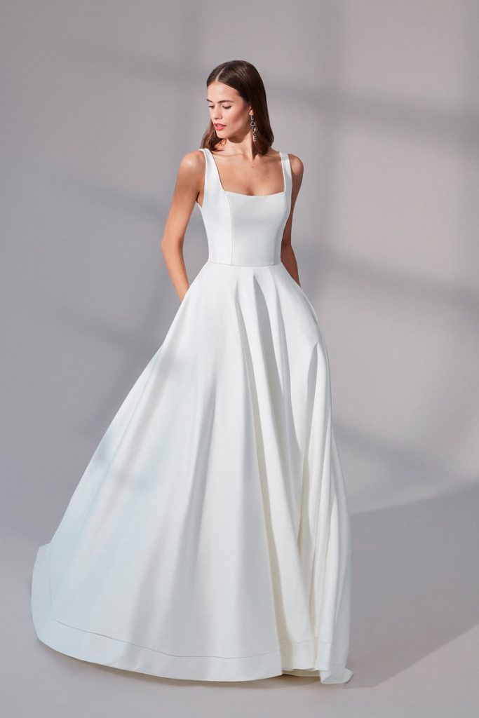When is the best time to order your wedding dress?