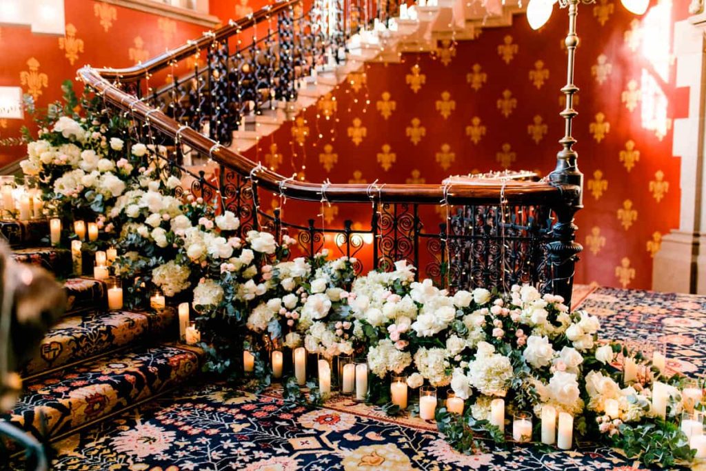 Say ‘YES’ to the most romantic staircase proposal at St Pancras Renaissance Hotel