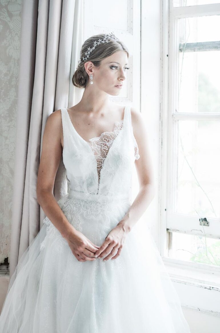 English Rose Bridal Shoot In Luxury Wedding Venue Hampshire