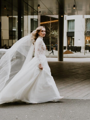 What makes a 5 Star Winter Wedding Dress?