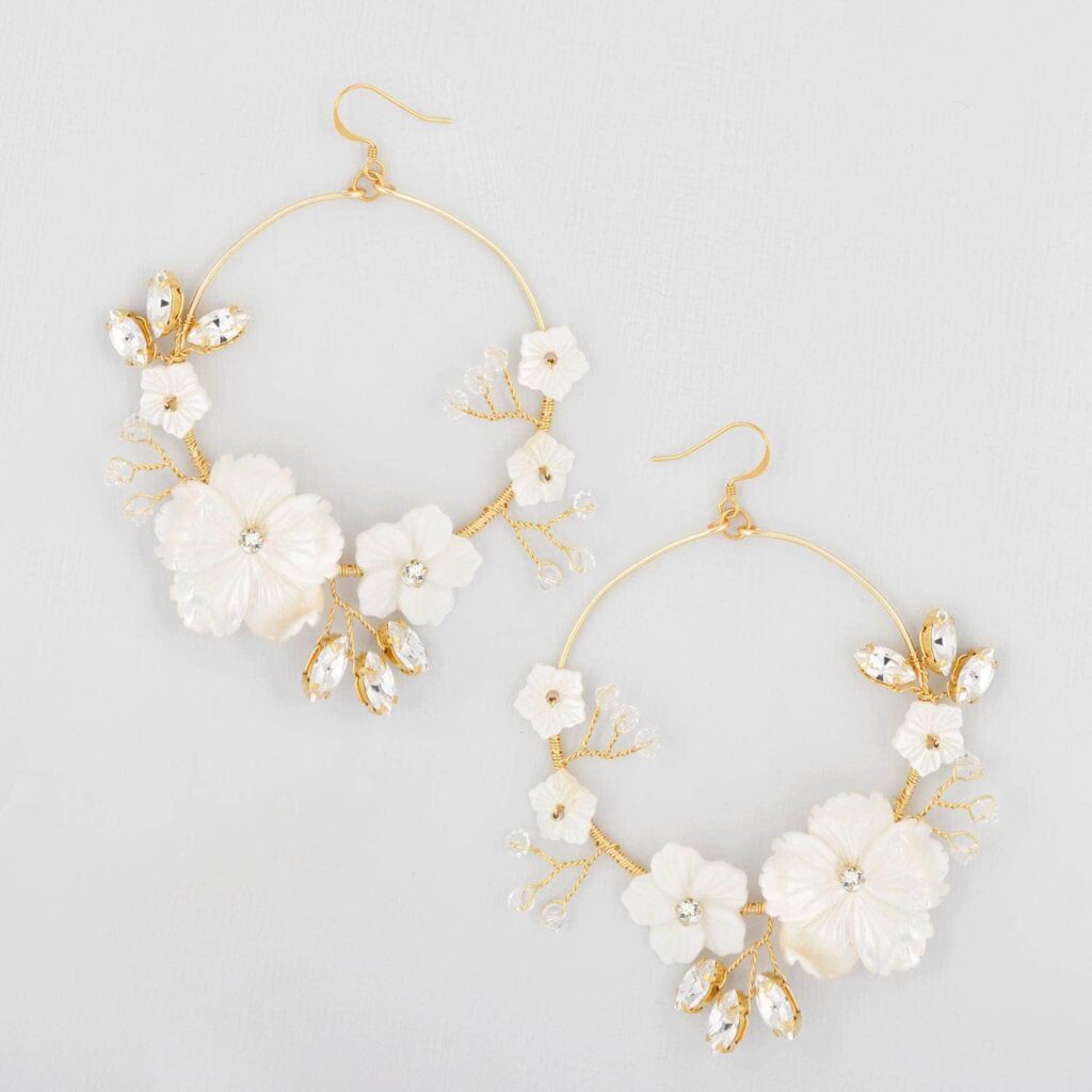 5 Wedding Accessories for Spring Wedding