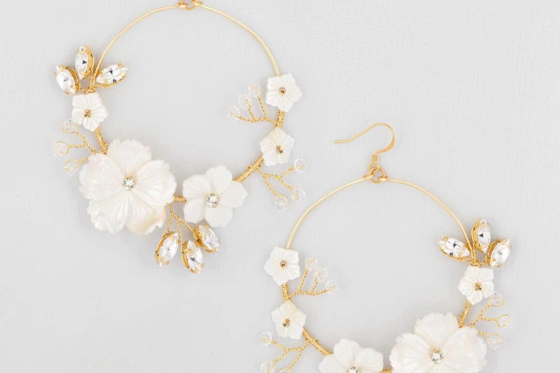 5 Wedding Accessories for Spring Wedding