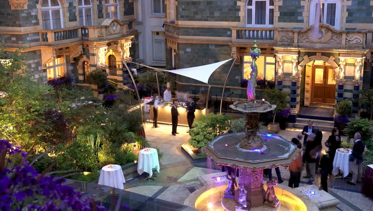 Review St. James’ Court, a Taj Hotel