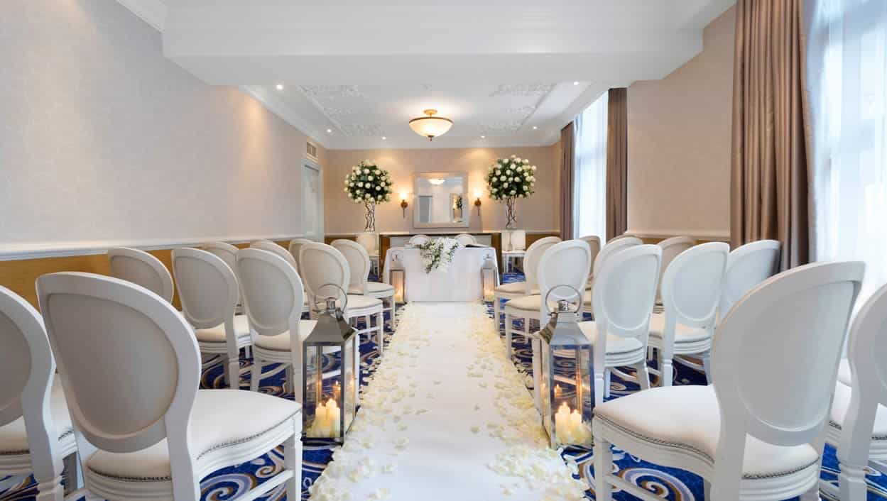 Review St. James’ Court, a Taj Hotel