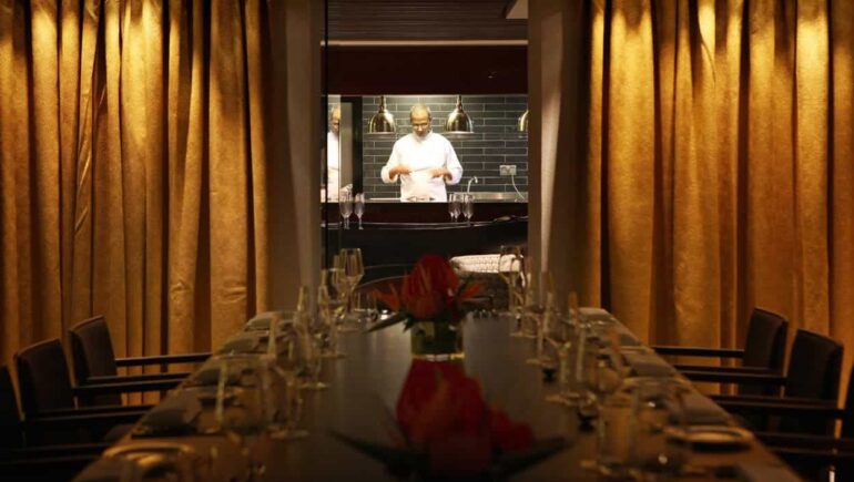 Review St. James’ Court, a Taj Hotel