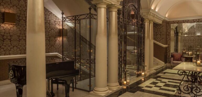 Review: The Roseate Reading