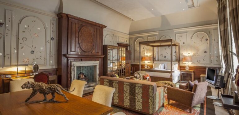 Review: The Roseate Reading