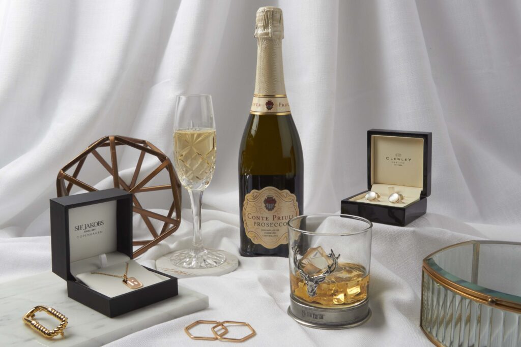 <strong></strong>10 Great Ideas For Personalized Wedding Gifts For The Bride <strong/>10 Great Ideas For Personalized Wedding Gifts For The Bride
