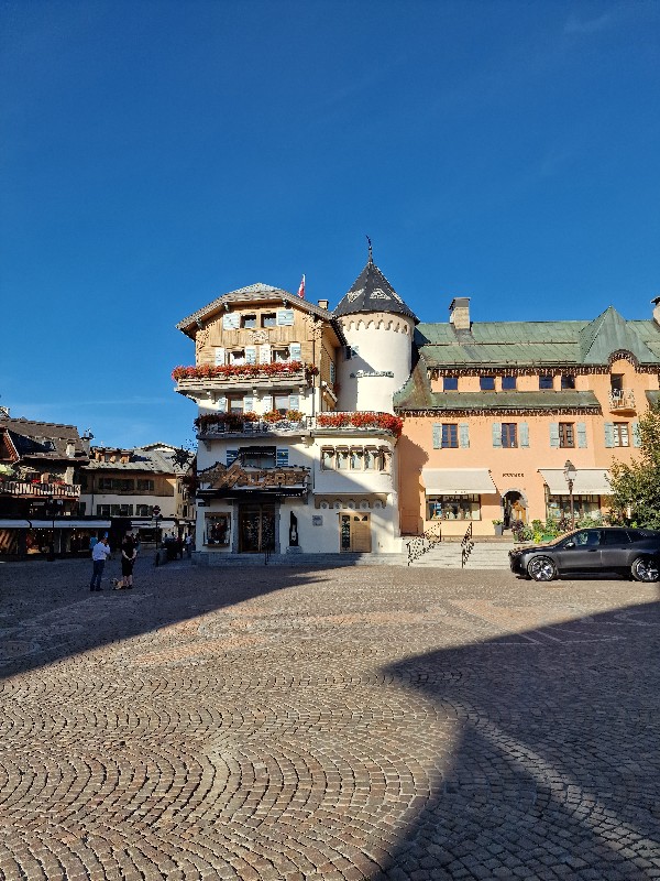 L'Alpaga, Megève: A Tapestry of Time and Tradition