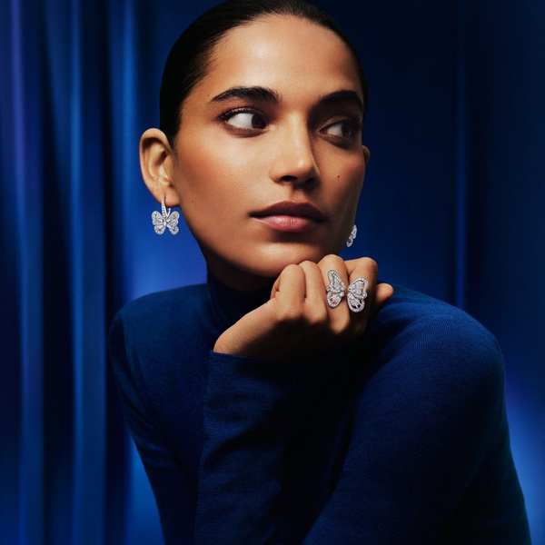 De Beers: Symbolizing Love’s Eternal Bond in Weddings