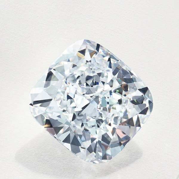 De Beers: Symbolizing Love’s Eternal Bond in Weddings