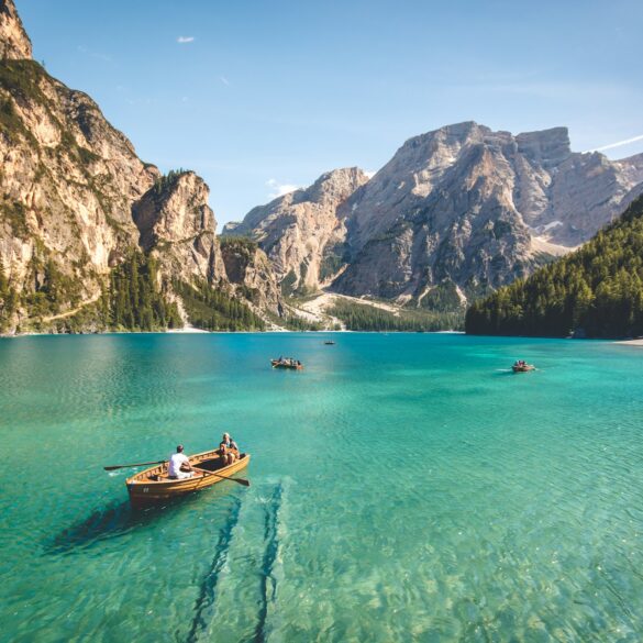 30 best locations to get married in Italy with a sea or lake view