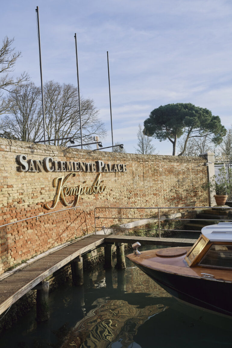 San Clemente Palace Kempinski entrance by water.