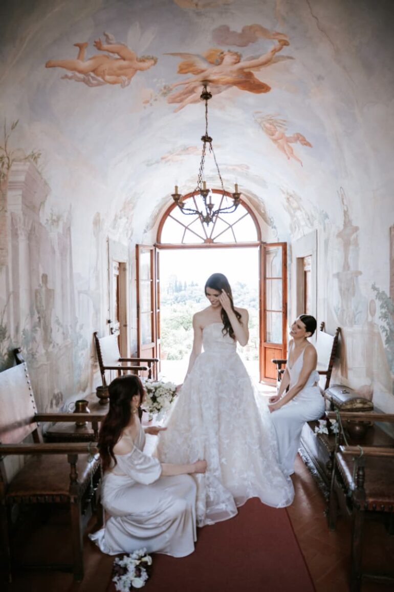 Florence Reverie: Garden Vows, Cold Martinis, and Golden Light