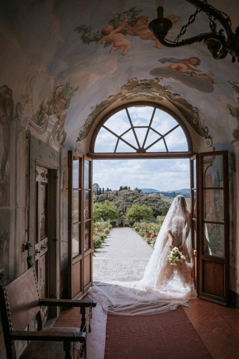 Florence Reverie: Garden Vows, Cold Martinis, and Golden Light
