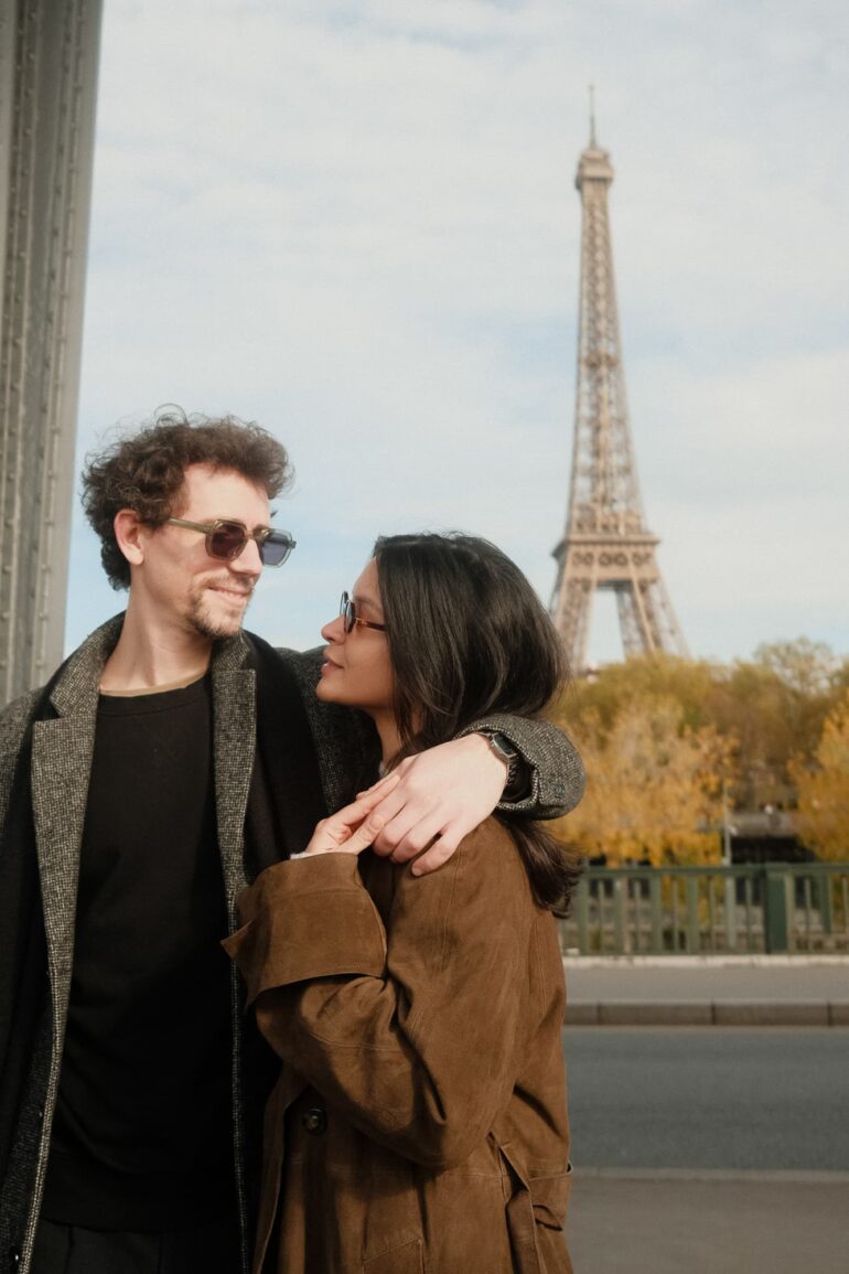 Paris, A Couple in Motion - Giuseppe Suma