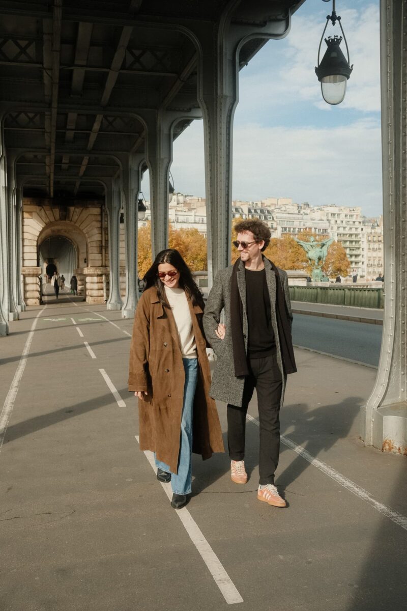 Paris, A Couple in Motion - Giuseppe Suma