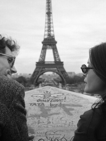 Paris, A Couple in Motion - Giuseppe Suma