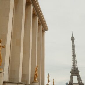 Paris, A Couple in Motion - Giuseppe Suma