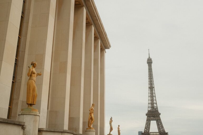 Paris, A Couple in Motion - Giuseppe Suma