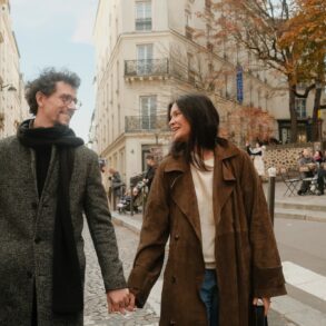 Paris, A Couple in Motion - Giuseppe Suma