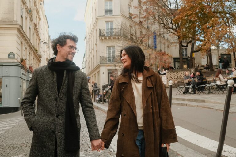 Paris, A Couple in Motion - Giuseppe Suma