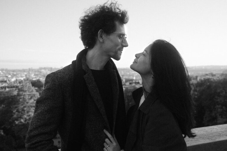 Paris, A Couple in Motion - Giuseppe Suma