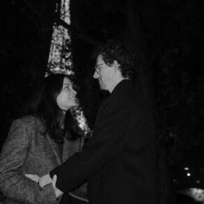 Paris, A Couple in Motion - Giuseppe Suma